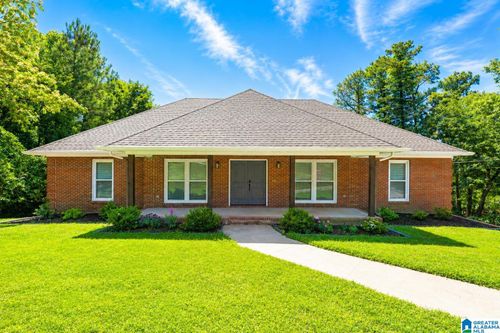 135 Kingsley Rd, ALABASTER, AL, 35007-8429 | Card Image