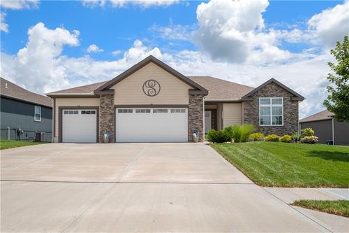 2207 Foxtail Drive, Kearney, MO, 64060 | Card Image