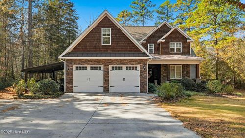 9 Bedford Cir, Pinehurst, NC, 28374-8862 | Card Image