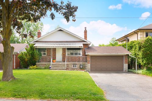 7 Doddington Dr, Etobicoke, ON, M8Y1S3 | Card Image