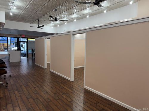 store-754 Manhattan Avenue, New York, NY, 11222 | Card Image