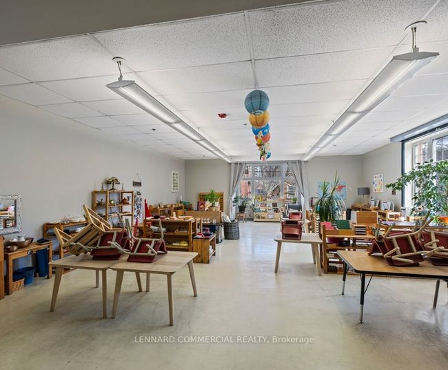39 Spadina Rd, Home with 0 bedrooms, 0 bathrooms and null parking in Toronto ON | Image 11