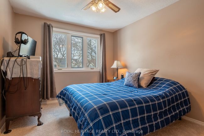 28 Renfield Cres, House other with 3 bedrooms, 3 bathrooms and 2 parking in Whitby ON | Image 22