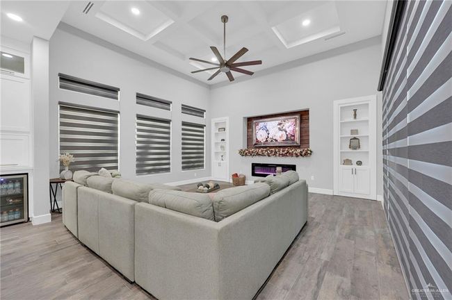 5284 N Mayberry Rd, House other with 4 bedrooms, 4 bathrooms and 5 parking in Palmhurst TX | Image 6