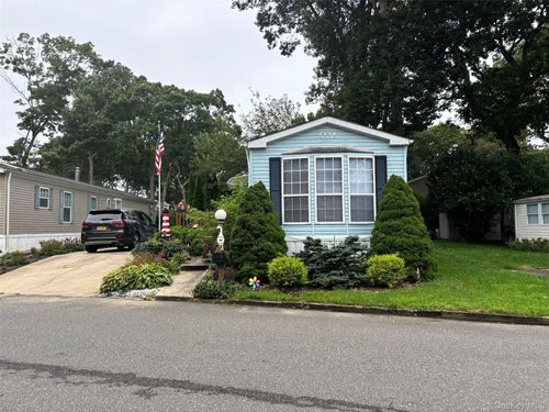 189-1661 Old Country Rd, Riverhead, NY, 11901-4407 | Card Image