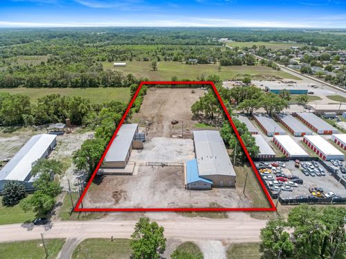 1939 Emmett St, Haysville, KS, 67060-2165 | Card Image