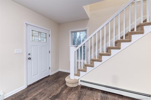 30170 Main Rd, Cutchogue, NY, 11935-1305 | Card Image