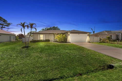 2118 Se Genoa St, Port St. Lucie, FL, 34952-7333 | Card Image