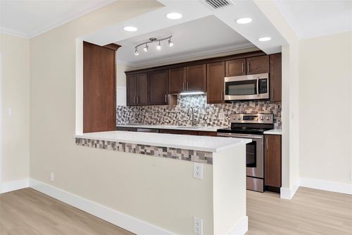 apt-204-3233 Ne 32nd Ave, Fort Lauderdale, FL, 33308-7124 | Card Image