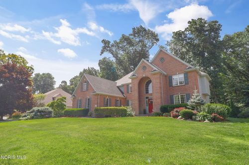 8957 Royal Oak Dr, Holland, OH, 43528-9033 | Card Image