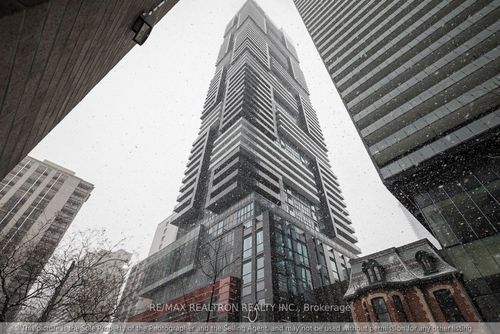 4606-7 Grenville St, Toronto, ON, M4Y0E9 | Card Image