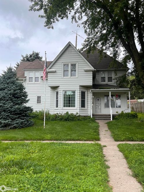 18 Cedar St, Schleswig, IA, 51461-4040 | Card Image