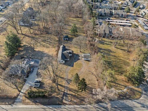 34505 W 9 Mile Rd, Farmington Hills, MI, 48335-4603 | Card Image