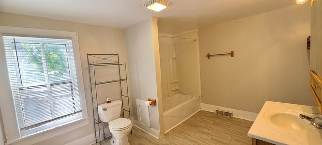 204 S 2 Nd Ave, Home with 6 bedrooms, 3 bathrooms and 4 parking in FORRESTON IL | Image 9