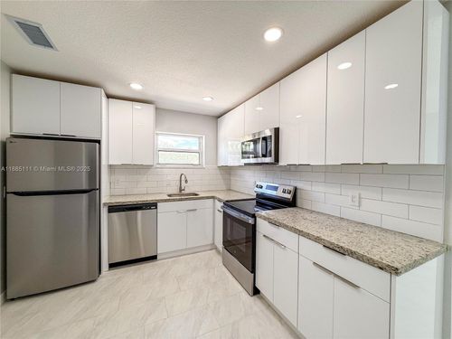 apt-8-5621 Ne 22nd Ave, Fort Lauderdale, FL, 33308-2692 | Card Image