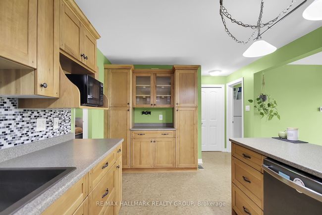 8441 Mitch Owens Rd, House other with 3 bedrooms, 3 bathrooms and 8 parking in Edwards ON | Image 10