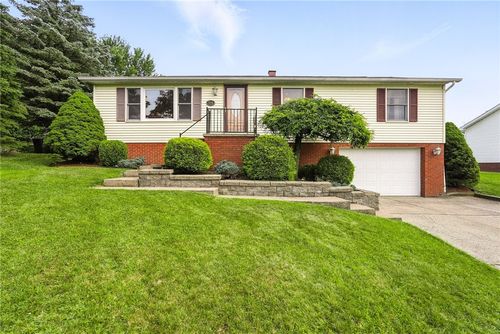 314 Shannon Cir, New Brighton, PA, 15066-9723 | Card Image