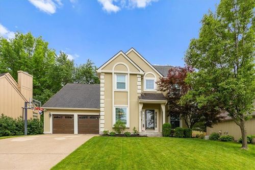 13802 Pembroke Ln, Leawood, KS, 66224-4505 | Card Image