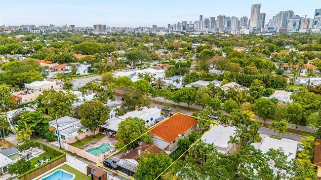 426 Sw 26 Th Rd, House other with 4 bedrooms, 3 bathrooms and null parking in Miami FL | Image 45