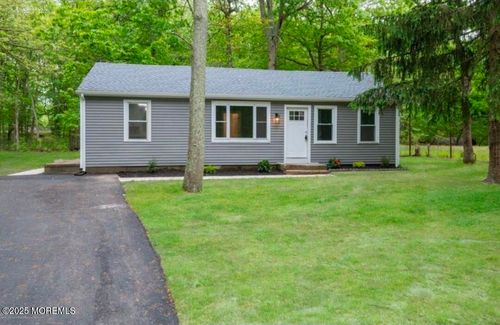 27 Maida Ln, Howell, NJ, 07731-8641 | Card Image