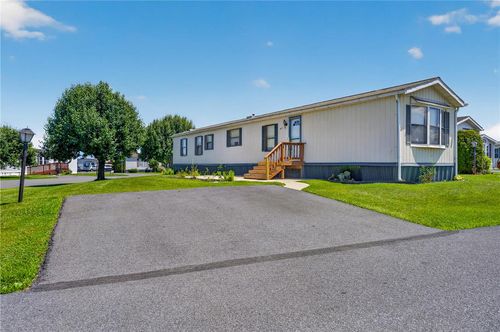 5122 Stone Terrace Dr, Whitehall, PA, 18052-2224 | Card Image