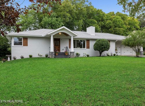 317 Macedonia Ln, Knoxville, TN, 37914-3658 | Card Image