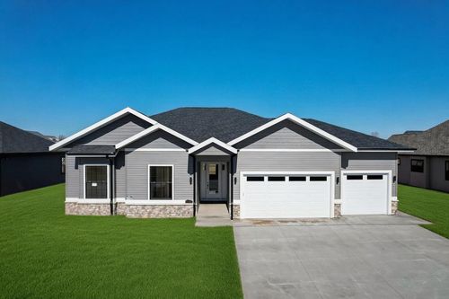 236 Falcon Ct, SAUK CITY, WI, 53583-9325 | Card Image
