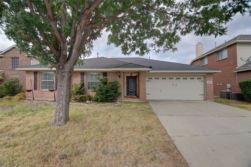 5725 Lionfish Way, Fort Worth, TX, 76131-1903 | Card Image