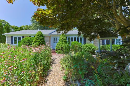 149 Sheaffer Rd, Centerville, MA, 02632-2050 | Card Image