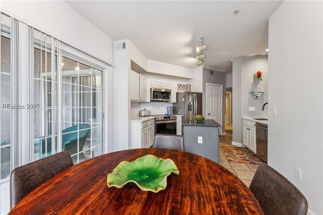 Eat in kitchen area | Image 32