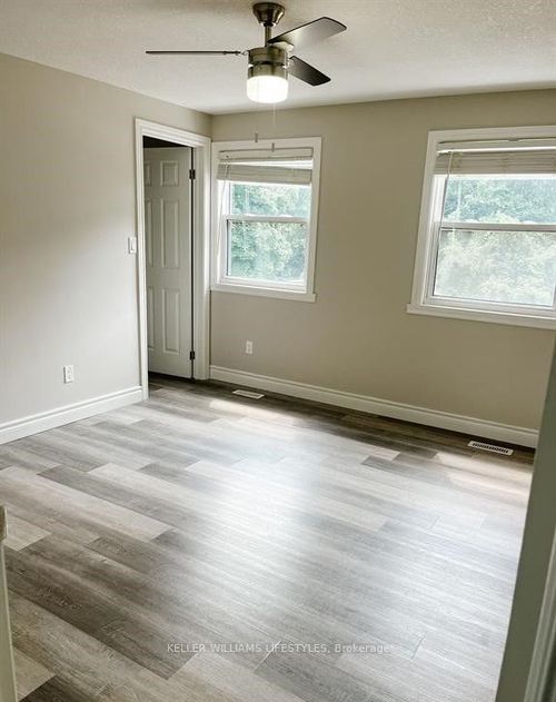 99 Walmer Gdns, London, ON, N6G4H1 | Card Image