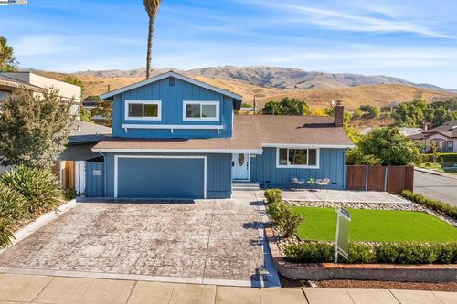 48346 Cottonwood St, Fremont, CA, 94539-7672 | Card Image