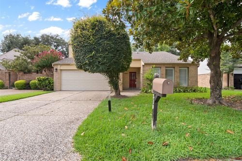 310 W Fair Harbor Ln, Houston, TX, 77079-2514 | Card Image