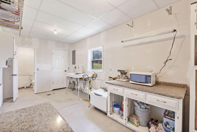 Shop Area | Image 9