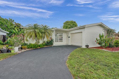 8570 Nw 25th St, Sunrise, FL, 33322-2938 | Card Image