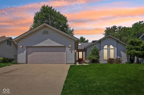 430 Oakbrook Dr, Columbus, IN, 47201-8652 | Card Image