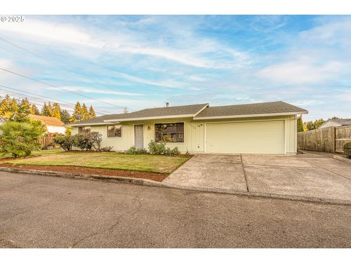 686 Se 43rd Ave, Hillsboro, OR, 97123-5910 | Card Image