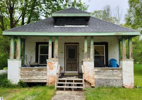 18846 Maple St, Copemish, MI, 49625-9531 | Card Image