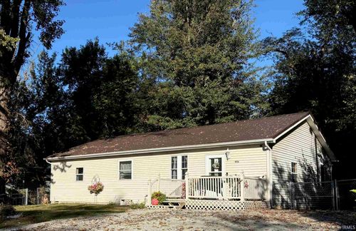 1016 N Roosevelt St, Silver Lake, IN, 46982-9084 | Card Image