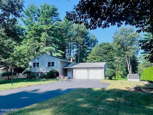 9 Rolling Hills Dr, Wilton, NY, 12831-1795 | Card Image