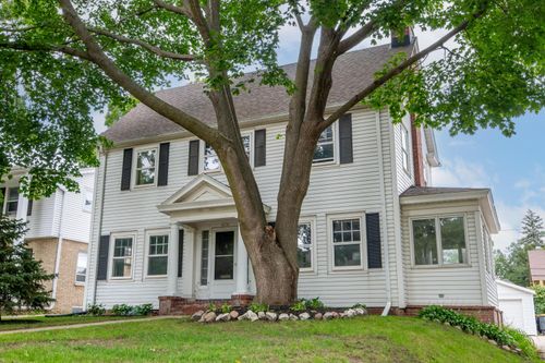 6836 W Wisconsin Ave, Wauwatosa, WI, 53213-3816 | Card Image