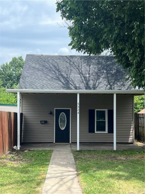 3324 Shelby Ave, Mattoon, IL, 61938-2111 | Card Image