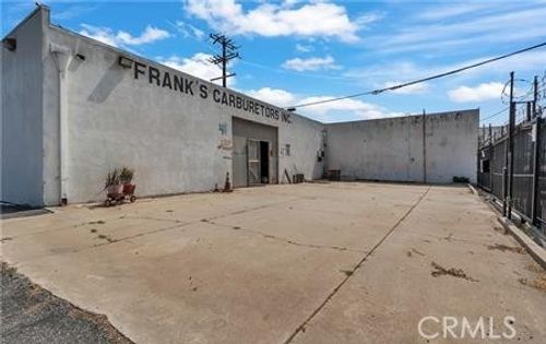 411 E Rosecrans, Compton, CA, 90221 | Card Image