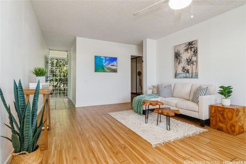 3017 Pualei Circle, Honolulu, HI, 96815 | Card Image