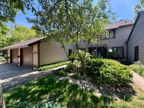 120 Glenview Ct, Janesville, WI, 53548-9071 | Card Image