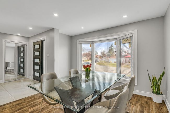 14 Albion Cres, House attached with 5 bedrooms, 3 bathrooms and 4 parking in Brampton ON | Image 6
