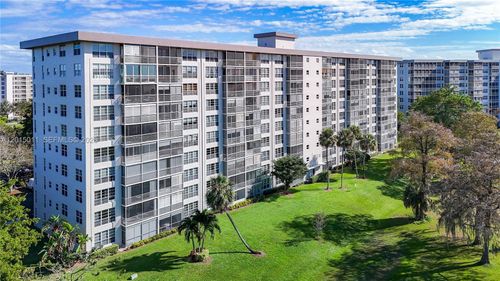 405-605 Oaks Dr, Pompano Beach, FL, 33069-3745 | Card Image