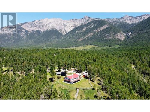 5761 Lautrup Road, Edgewater, BC, V0A1E0 | Card Image