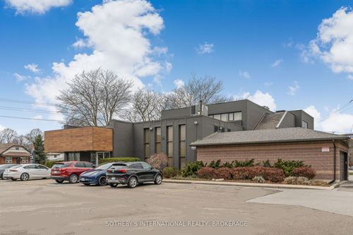 320 Vine St, Saint Catharines, ON, L2M4T3 | Card Image