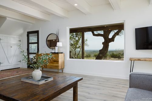 119 B Mountain Top Trl, Boerne, TX, 78006-8305 | Card Image